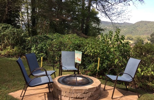 Rabun Gap Cabina | Elegancia rústica y aislamiento de montaña $ 110 - $ 112 Majestic Mountain Views - WiFi
