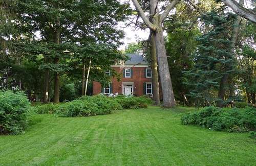 Niagara-on-the-Lake Casa | GORGEOUS GEORGIANO! Hideaway histórico entre los huertos