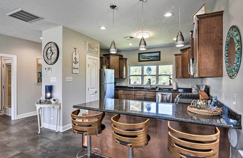 El Lago Casa | Secluded Seabrook Waterfront Home w/ Patio!