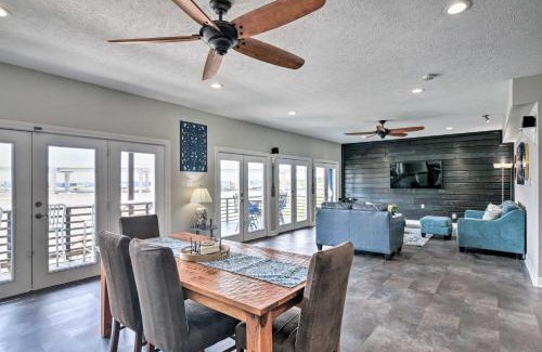El Lago Casa | Secluded Seabrook Waterfront Home with Patio!