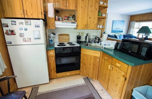 Bar Harbor Apartamento | Sitio aislado ofrece acceso rústico a impresionantes vistas del agua y la isla, privacidad A