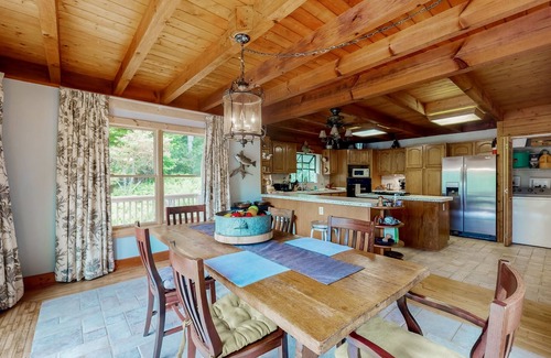 Topton Casa | Secluded & spacious lake-view home with huge primary suite & amazing location
