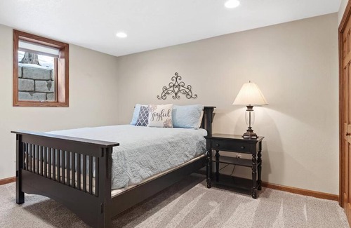 Custer Casa | Secluded Stay in a Wonderful Creekside Getaway