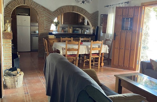 Orgiva Casa | Tradicional casa de piedra , con piscina totalmente privada y vistas espectaculares