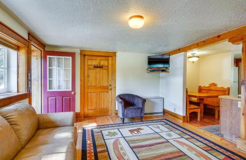 Weston Casa | Secluded Stonewall Cabin with Mountain View!