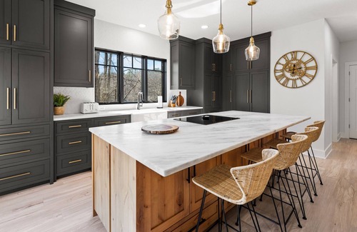 Dahlonega Casa | Secluded, stylish river home w/fishing pond!