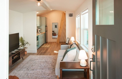 Northside Cabaña | Secluded Three Cottage Compound in Heart of Houston