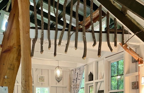 Old Town Cabina | Secluded Treehouse Cabin Retreat near the Suwannee River and freshwater springs!