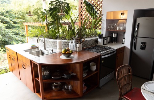 Saint David's Casa | Secluded Tropical Bungalow