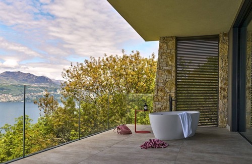 Brenzone sul Garda Villa | Villa apartada, con vistas épicas y piscina, a 6 minutos en coche del centro del pueblo y de la playa pública.