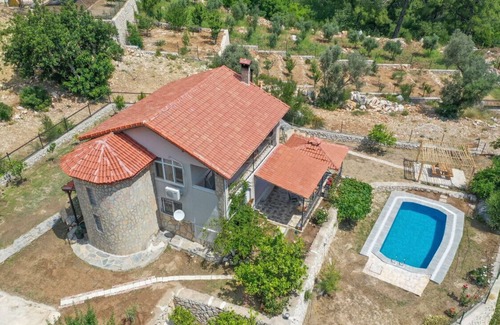 Manavgat Villa | Secluded Villa with on Mountainside in Antalya