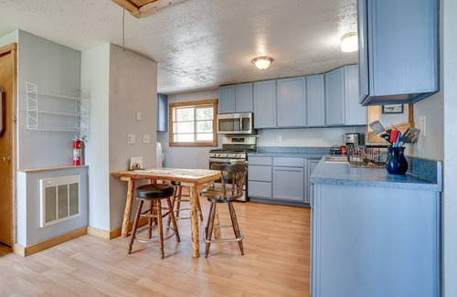 Tonasket Apartamento | Secluded Washington Cabin Near Hikes & Lakes!