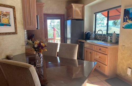 Atascadero Casa | Secluded Westside Studio