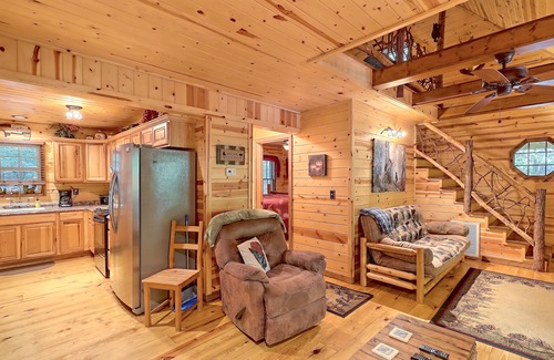 Sautee Nacoochee Cabina | ¡Cabaña apartada en el bosque con bañera de hidromasaje, hoguera y chimenea de leña!
