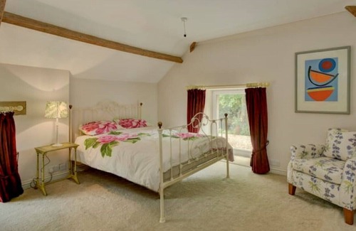Worlington Cabaña | Seclusion by a Riverside Garden on Two Moors Way