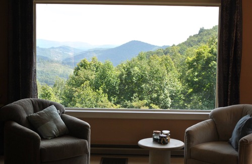 Todd Casa | 1000 acres de soledad + Million Dollar View + Appalachian Farm Stay