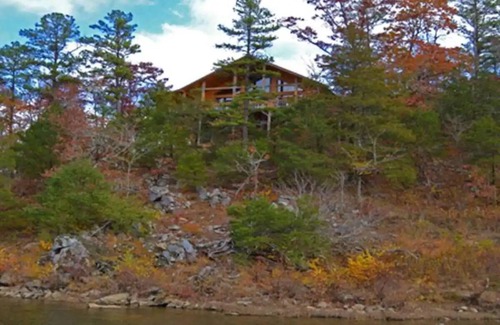 Broken Bow Cabina | Seclusion! Whispering River Cabin near Broken Bow