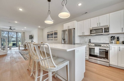 Milford Apartamento | Second Chances at the Lake in the hottest new development CentralPark Townhomes