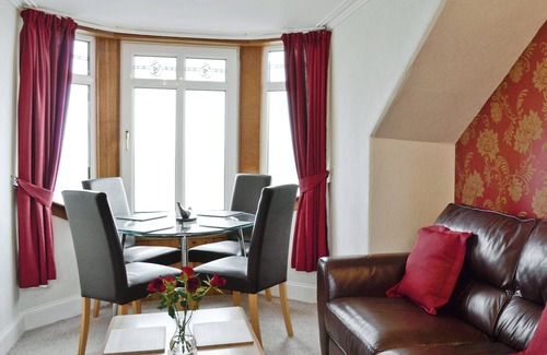 Kilmun Cabaña | 2 bedroom accommodation in Kirn, by Dunoon