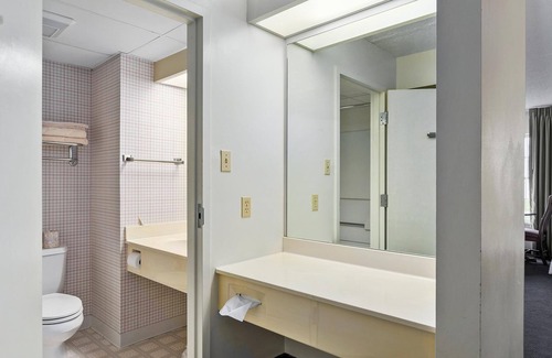 North East Casa | Second Floor Standard Deluxe Bay View