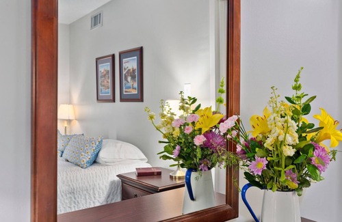 North East Casa | Second Floor Standard Suite Bay View