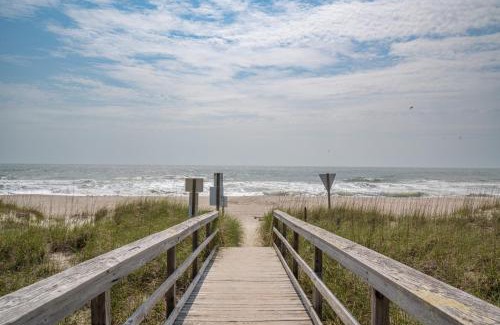 Kure Beach Casa | Second Row - Ocean View - Near Kure Beach Pier