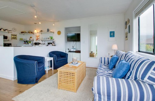 Rockaway Beach Casa | Second Tide - Oceanview Cottage