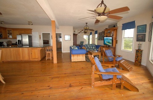 Isla de Utila Casa | Second Wind - Ocean Front - 1 bedroom with WOW Factor!