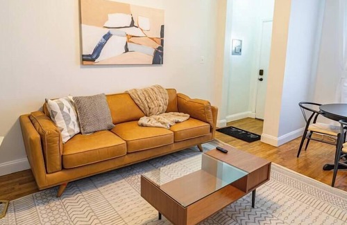 West Side Apartamento | Seconds from Lincoln Park, NYC transit