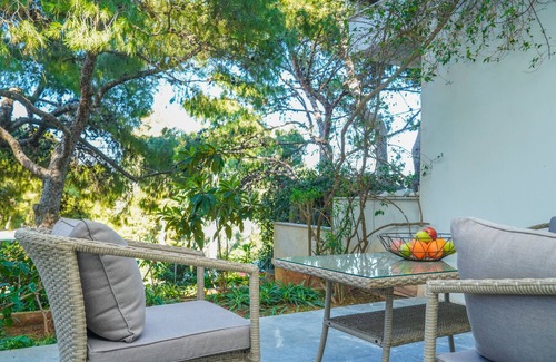 Vouliagmeni Apartamento | Secret Aktis by BluPine