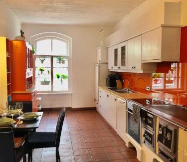 Poertschach am Woerthersee Apartamento | Secret Garden Villa