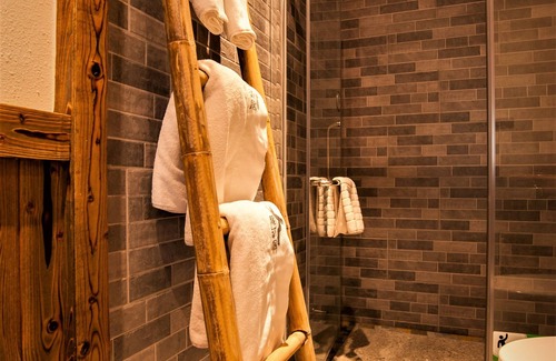 Xiufeng Hotel | Secret Courtyard Resort Hotel