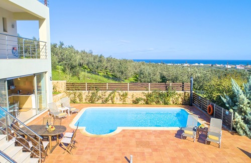 Skoutelonas Villa | Secret Escape Villa With Heated Pool