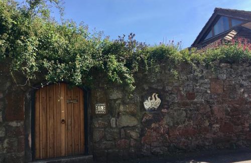 Alphington Casa | Secret Garden Cottage