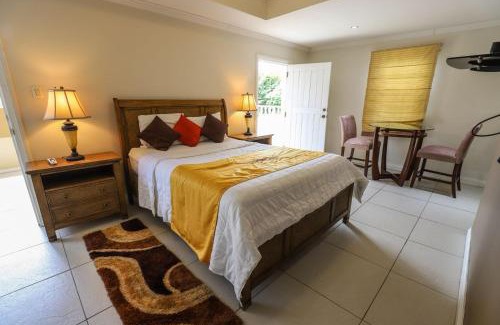 Lowlands Cabina | Secret Garden Guest House