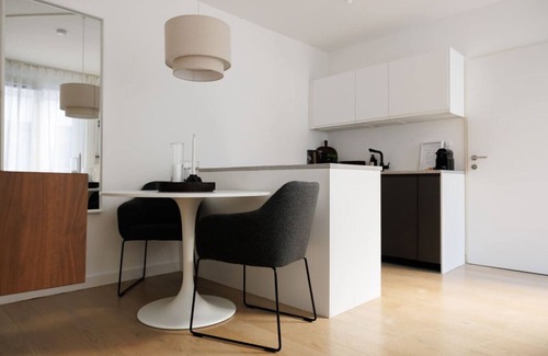 Brigittenau Apartamento | Secret Garden Suite with Terrace, 10 min to Center