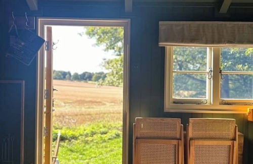 Woodbridge Cabina | Secret Paddock, Secluded Hut