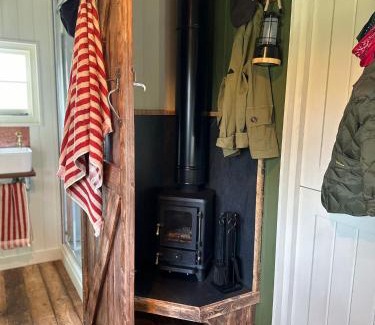 Woodbridge Otro | Secret Paddock Shepherds Hut