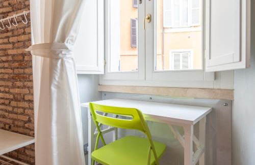 Roman Ghetto Apartamento | Secret Studio Retreat in the Heart of the Ghetto by Houseeds