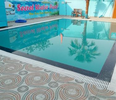 Knowledge Park III Casa | secretwaterpool and rooms