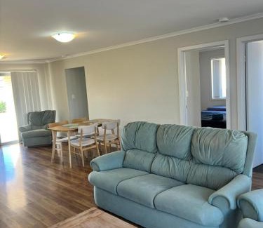 Whyalla Jenkins Apartamento | Secure 4BR Garage Whyalla