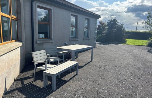 Lisburn Casa | Secure detached country living, large enclosed garden, pet friendly, pool table