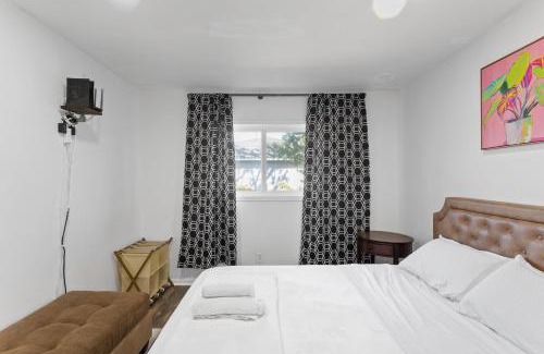 Wilmington Apartamento | Secure Haven with Top Amenities