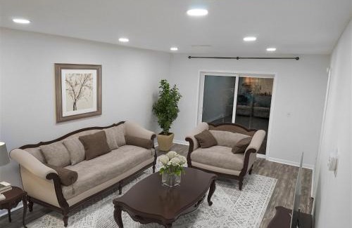 Wilmington Apartamento | Secure Haven with Top Amenities