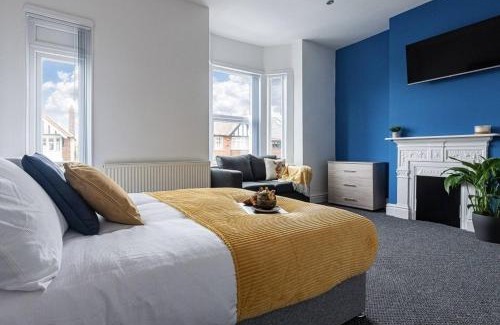 Dudley Casa | Sedgley-wolverhampton-contractors -4 Beds-parking