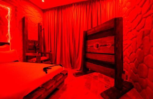 Sector 4 Apartamento | Seductive refuge Red rooms Bucharest