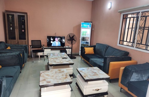 Ofin Casa | See Good Guest House Enimarire