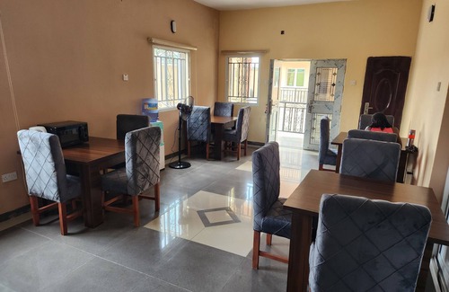Ofin Casa | See Good Guest House Enimarire
