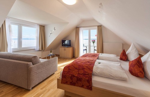 Hagnau Hotel | Seehotel BelRiva, moderno apartamento en el lago, playa, desayuno