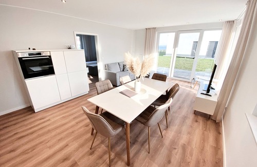 Schwerin Apartamento | SEELIEBE apartment with terrace | lake view | parking lot